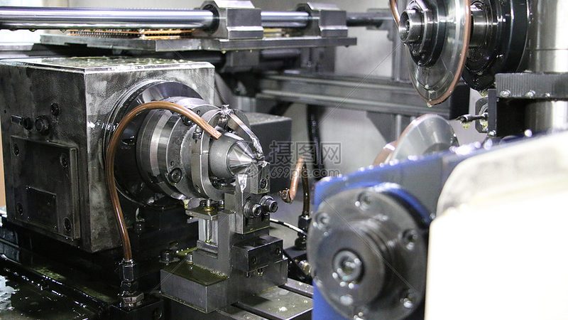 立式加工中心换刀操作：关键步骤与注意事项**